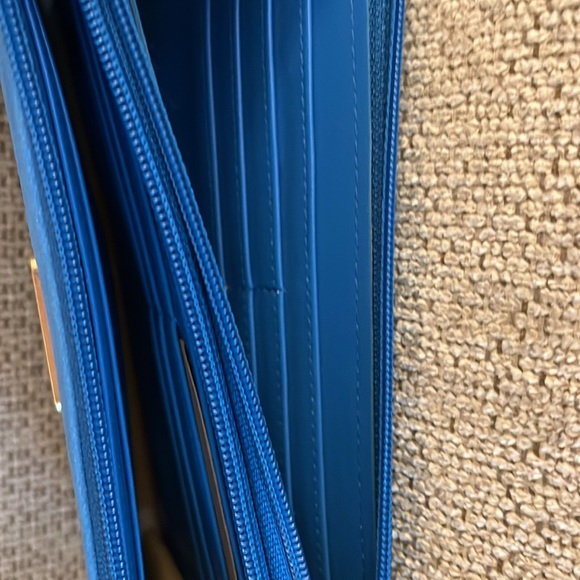 Buxton zip around wallet - Picture 5 of 5